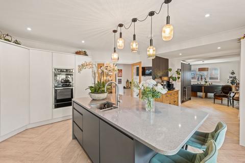 18 Crow Park Drive, Burton Joyce, Nottingham, NG14 5AS