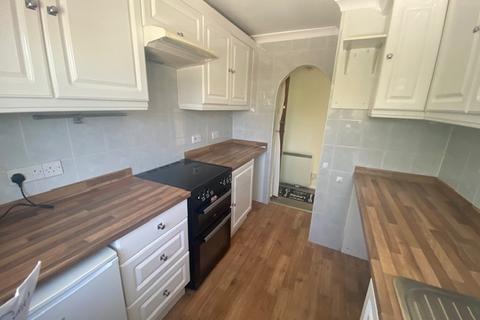2 bedroom flat to rent, Cooden Drive, Bexhill-on-Sea TN39