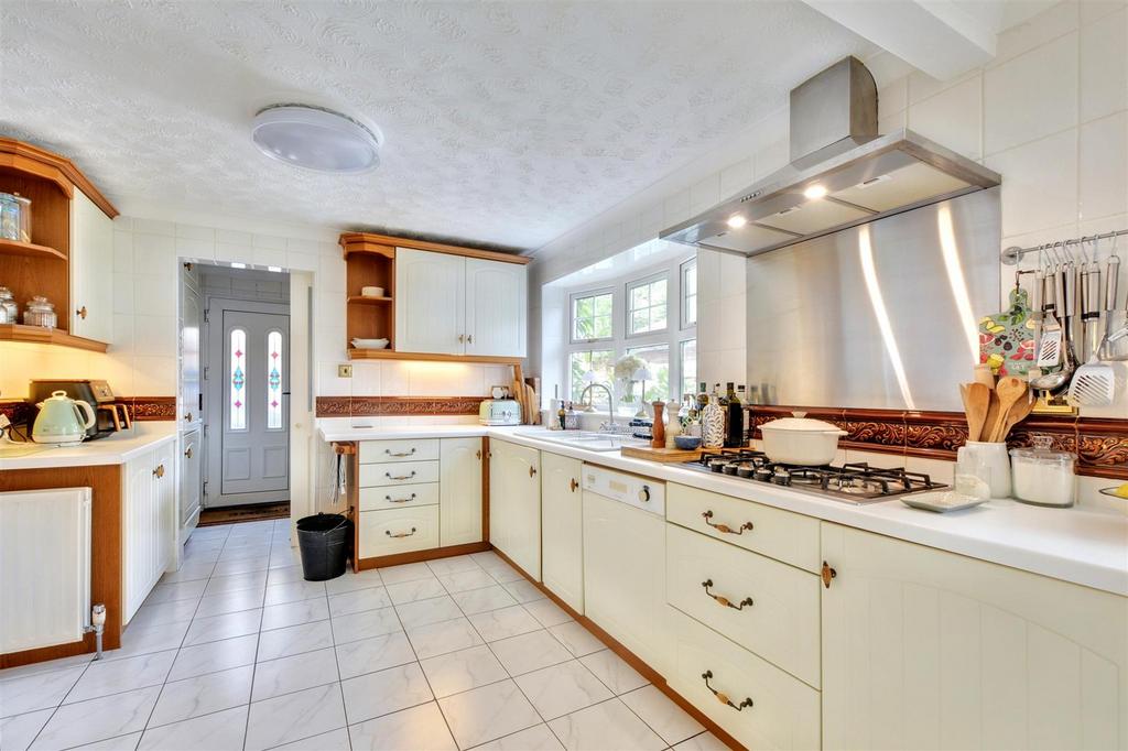 Kitchen 1.jpeg
