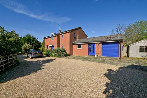 4 bedroom detached house to rent, Hatchet Lane, Winkfield, Windsor, Berkshire, SL4