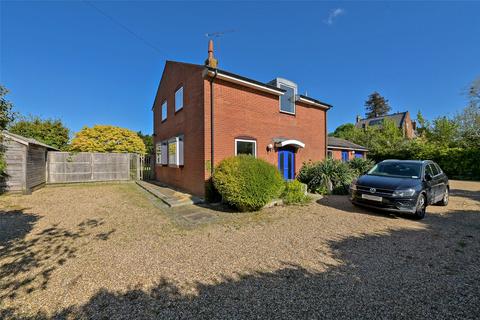 4 bedroom detached house to rent, Hatchet Lane, Winkfield, Windsor, Berkshire, SL4