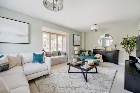 39 Saunders Way, Basingstoke, RG23 7FA