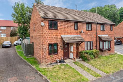 97 Langtons Meadow, Farnham Common, Slough, SL2 3NS