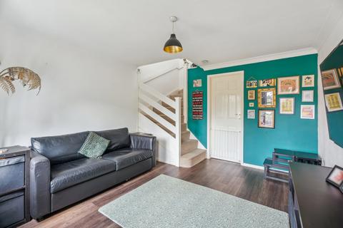 97 Langtons Meadow, Farnham Common, Slough, SL2 3NS