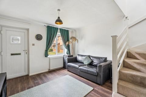 97 Langtons Meadow, Farnham Common, Slough, SL2 3NS