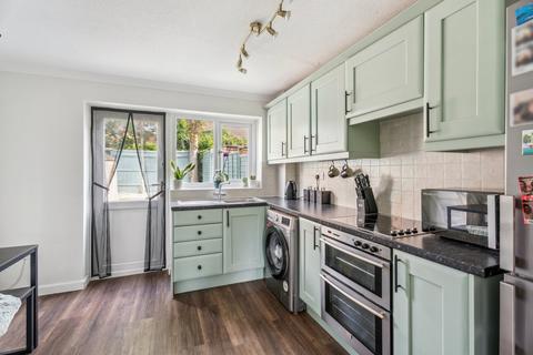 97 Langtons Meadow, Farnham Common, Slough, SL2 3NS