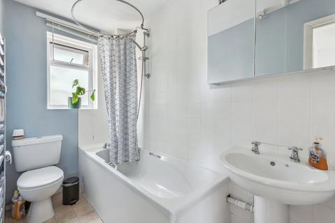 97 Langtons Meadow, Farnham Common, Slough, SL2 3NS