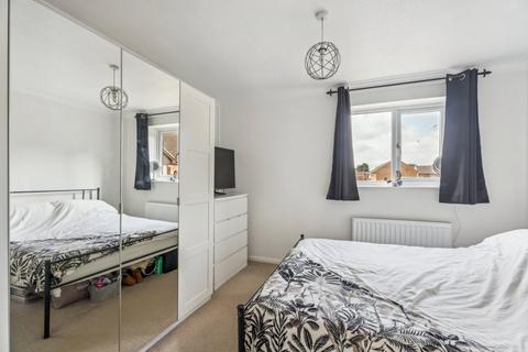 97 Langtons Meadow, Farnham Common, Slough, SL2 3NS