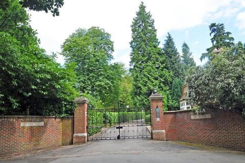 undefined, Enton Nr Godalming * No Onward Chain*