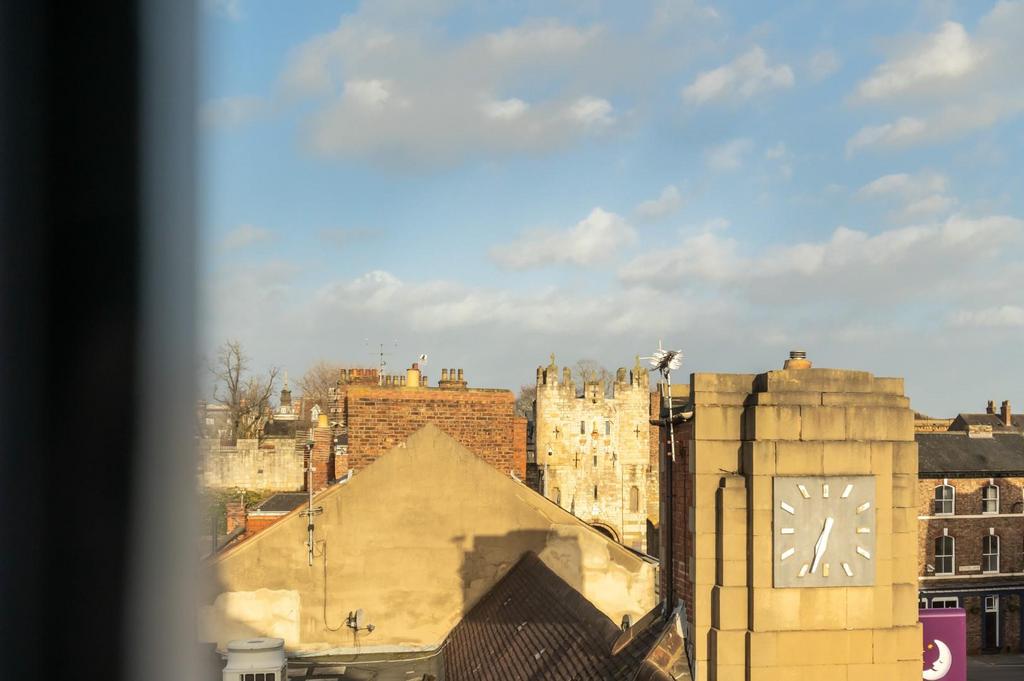 Top floor flat-11.jpg