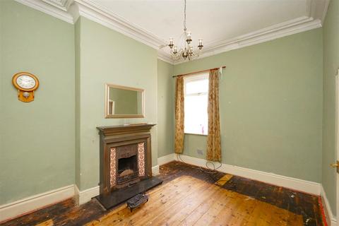 6 bedroom end of terrace house for sale, Abbey Road, Barrow-In-Furness