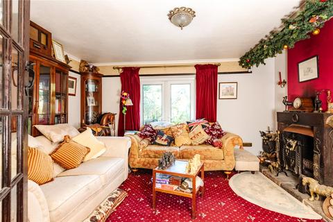 4 bedroom semi-detached house for sale, Horsham Road, Findon Village, Worthing, West Sussex, BN14