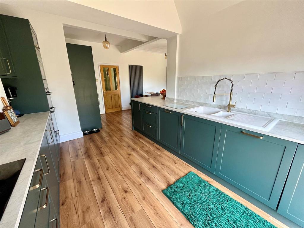 Kitchen Area.jpg