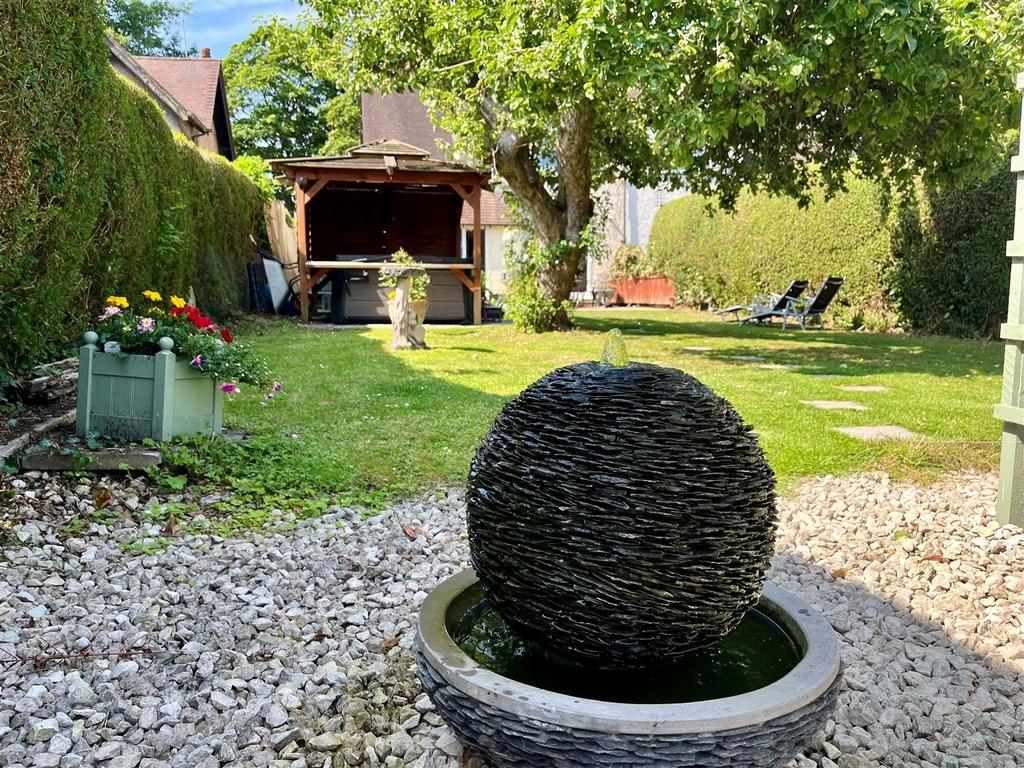 Garden Feature.jpg