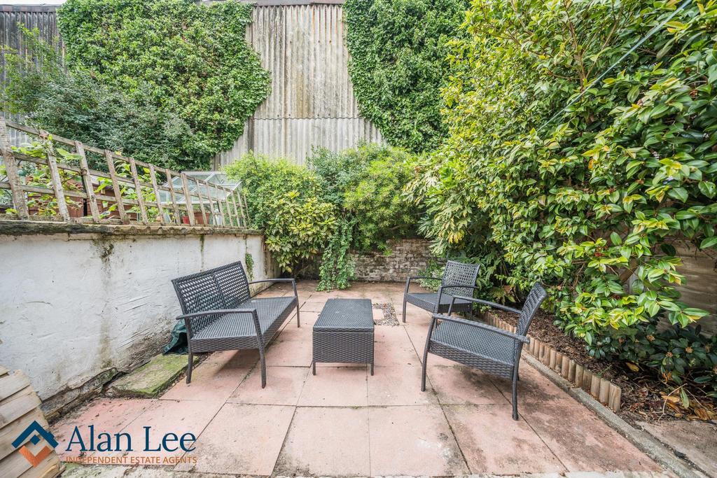 Private Garden/ Yard