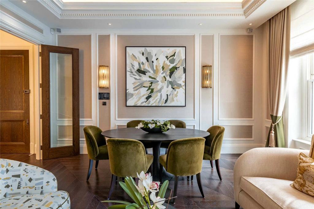 Formal Dining