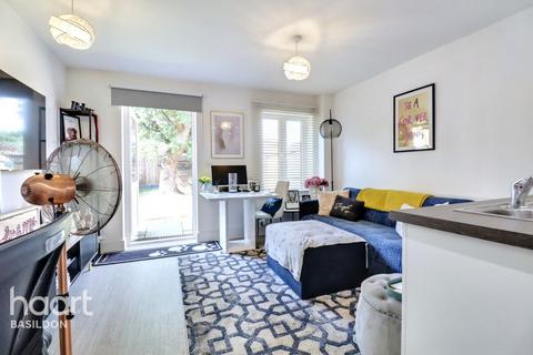 34 Jazz Lane, Basildon, SS14 3AQ
