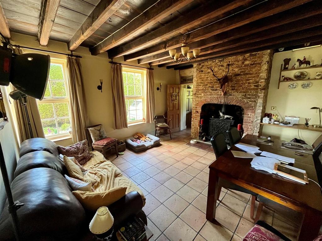 Breakfast Room.jpg