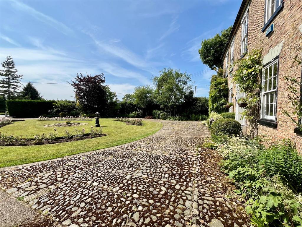 Front Garden.jpg