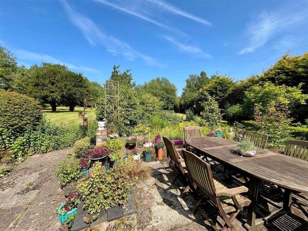 Rear Garden Patio.jpg