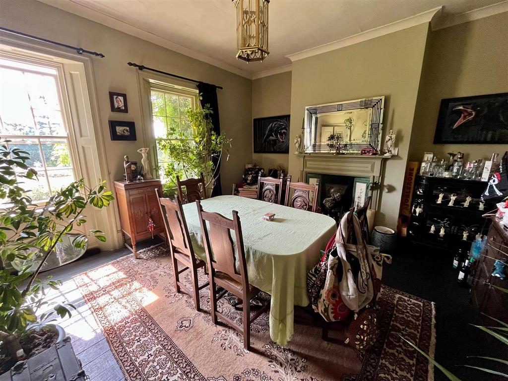 Dining Room.jpg