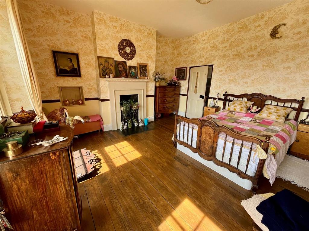 Bedroom One.jpg