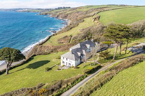 2 bedroom apartment for sale, Pendower Beach