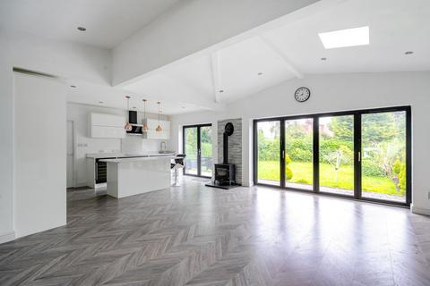 4 bedroom semi-detached house for sale, Floral Avenue, Leeds LS7