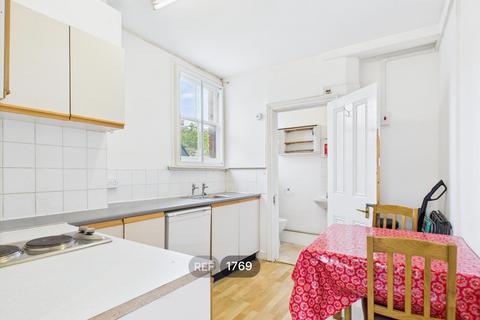 Studio to rent, 11 Mersea Road, Colchester, CO2 7EX