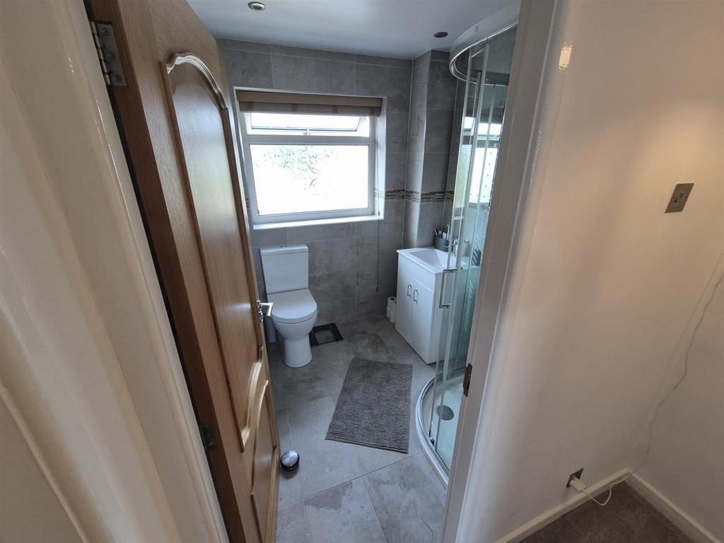 Shower Room.jpg