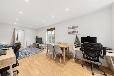 2 bedroom flat for sale, Brading Road, SW2