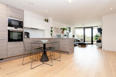 1 bedroom flat for sale, Kingsland High Street, London