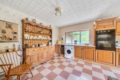 Glengarriff Mill Hill, Edenbridge, TN8 5DB