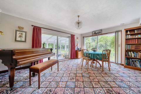 Glengarriff Mill Hill, Edenbridge, TN8 5DB