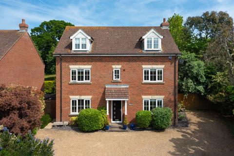 5 bedroom detached house for sale, Tudor Farm Close, Kingsnorth