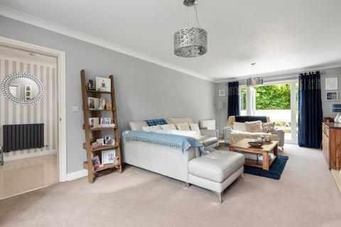 5 bedroom detached house for sale, Tudor Farm Close, Kingsnorth