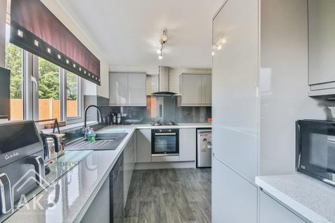 6 Berwick Drive, Stenson Fields, Derby, DE24 3HU