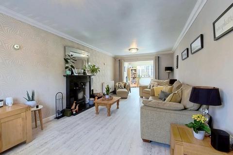 48 The Spinney, Grange Park, Northampton, NN4 5BT
