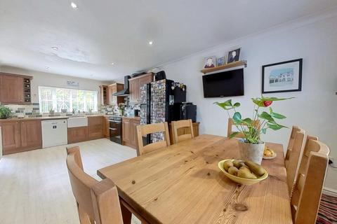 48 The Spinney, Grange Park, Northampton, NN4 5BT