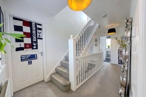 48 The Spinney, Grange Park, Northampton, NN4 5BT
