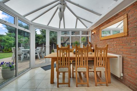 2 Emneth Acre, Maldon, CM9 6EY