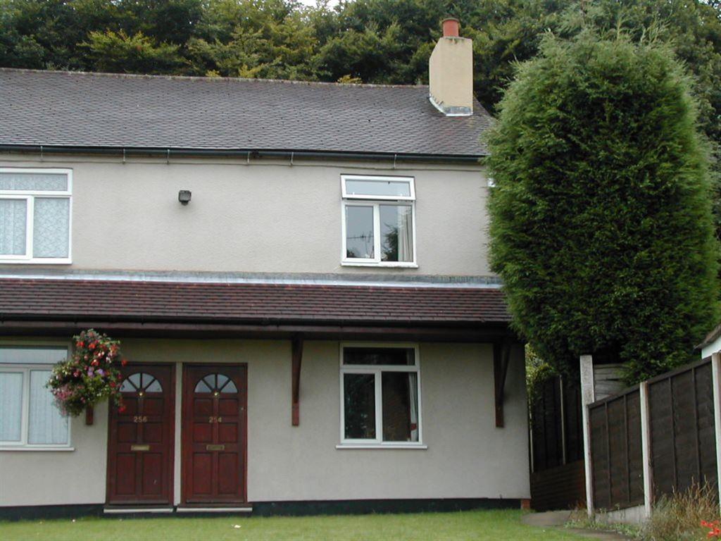 Mount Pleasant, Kingswinford 2 bed semidetached house £645 pcm (£149 pw)
