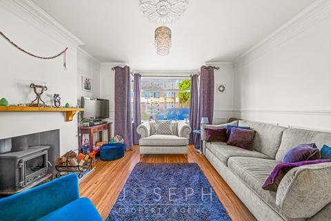 35 Benacre Road, Ipswich, IP3 9JX