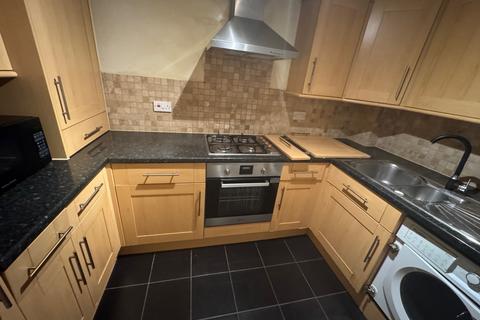 2 bedroom flat to rent, Crisp House, Bedfont Road, Stanwell, TW19 7LR