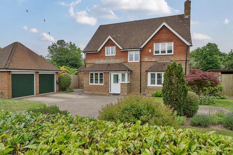 26 Hanningtons Way, Burghfield Common, Reading, RG7 3BE