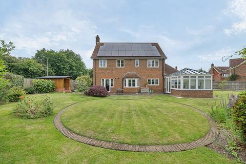 26 Hanningtons Way, Burghfield Common, Reading, RG7 3BE