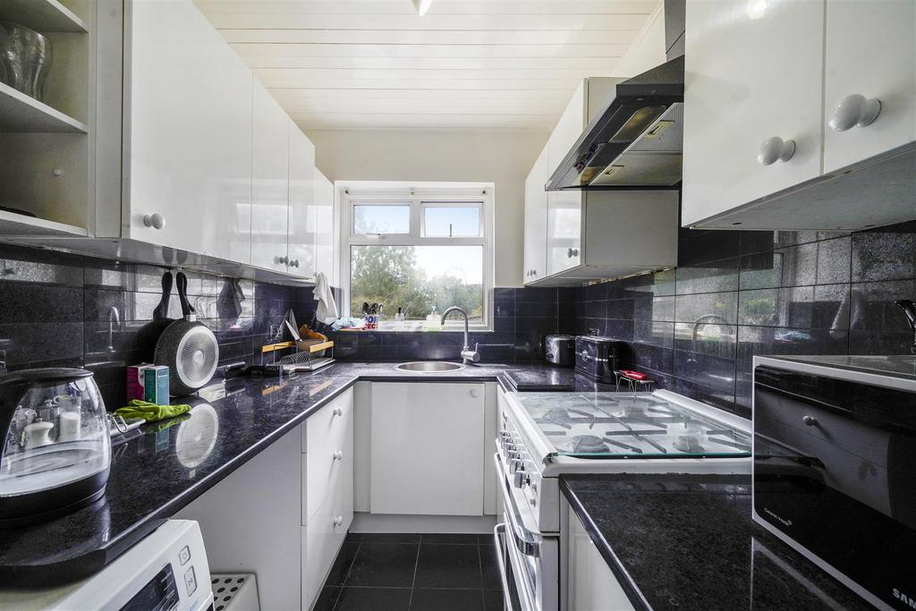 443 Whitton Avenue West - a Jn7 KKovlsj FSt BHTBy P.jpg