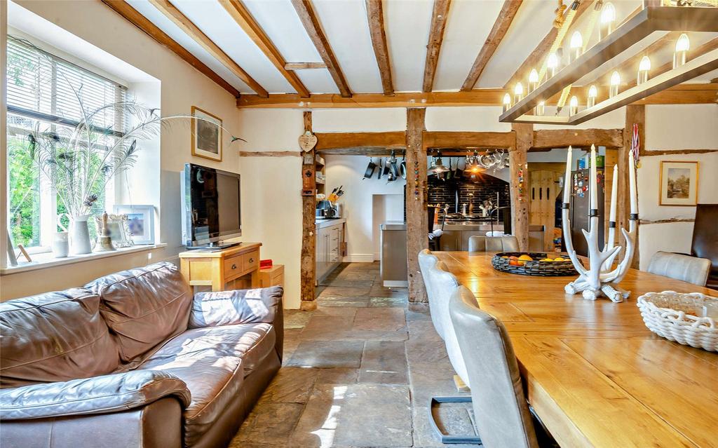 Kitchen &amp; Dining