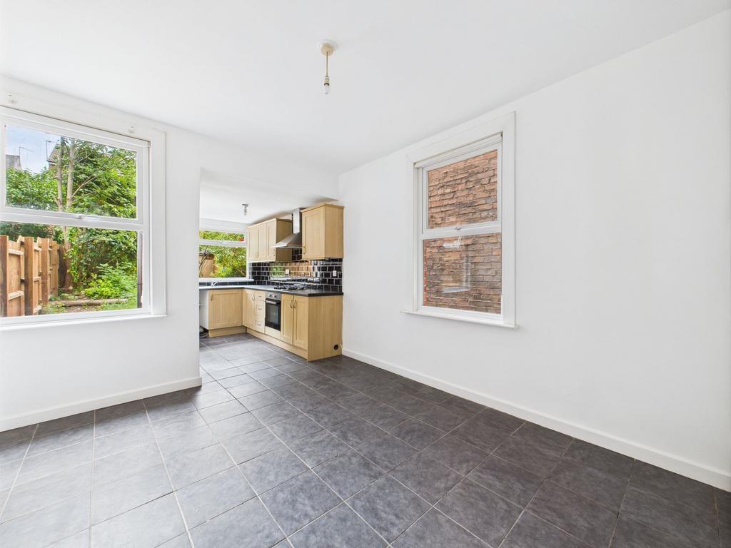 Dining/Kitchen