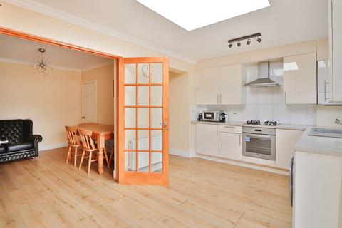 63 Queens Road, New Malden, KT3 6BY